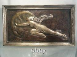 A. Gennarelli Women's Bronze Plate At The Wheel. Art Deco Period. Around 1930