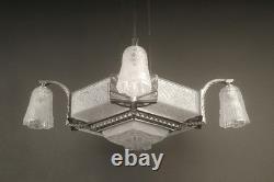Adolphe Bloch/Jean Gauthier Large Art Deco Chandelier in Bronze and Molded Pressed Glass