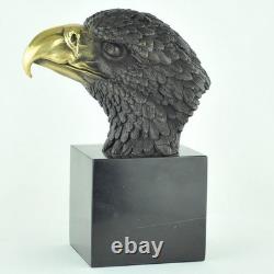 Aigle Bird Animal Sculpture in Art Deco and Art Nouveau Style Bronze Statue