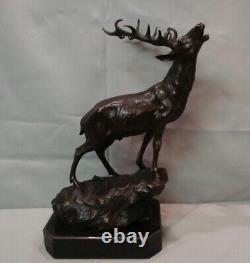 Animalier Deer Hunting Statue Sculpture in Art Deco Style and Art Nouveau Bronze