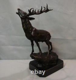 Animalier Deer Hunting Statue Sculpture in Art Deco Style and Art Nouveau Bronze