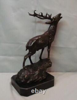 Animalier Deer Hunting Statue Sculpture in Art Deco Style and Art Nouveau Bronze