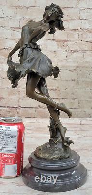 Art Deco Bronze Dancer, Signed Cesaro, Opening on Marble Base Sculpture Figurine