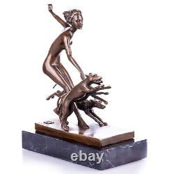 Art Deco Bronze Sculpture of a Nude Woman with Hunting Dogs after Lorenzo