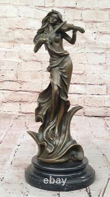 Art Deco Bronze Sculpture of a Violinist, Signed Decorative Musician Figurine