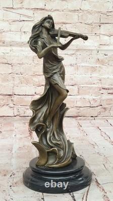 Art Deco Bronze Sculpture of a Violinist, Signed Decorative Musician Figurine