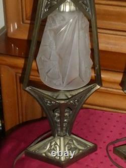 Art Deco Desk Lamp Pair in Bronze with Pressed Glass Tulip Signed Hubens