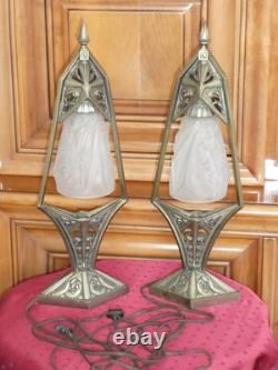 Art Deco Desk Lamp Pair in Bronze with Pressed Glass Tulip Signed Hubens