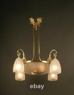 Art Deco Lustre Of The 1920s In Bronze, Laiton And Frosted Glass