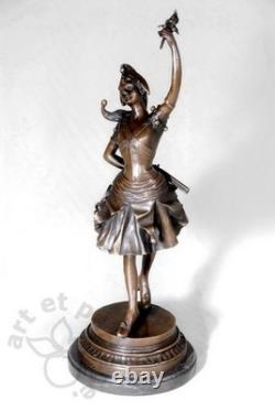 Art Deco Magnificent sculpture signed Laffon Mollo. Bronze