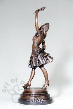 Art Deco Magnificent sculpture signed Laffon Mollo. Bronze