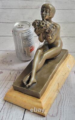 Art Deco Western Bronze Sculpture of a Beautiful Nude Young Woman with Flowers Fairy