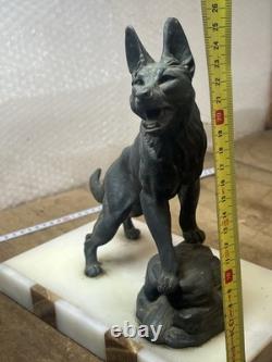 Art Deco Wolf Dog Sculpture in Patinated Bronze - Ballesté 1930