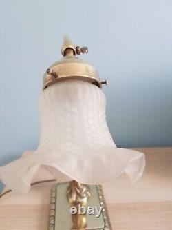 Art Deco Woman Lamp in Gilded Bronze and Opaque White Glass Tulip