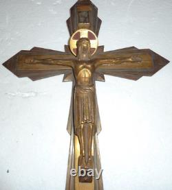 Beautiful German or Belgian Art Deco vintage crucifix in copper and enameled bronze.