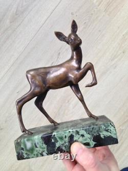Beautiful bronze doe on a marble base, 20th century Art Deco