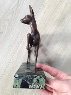 Beautiful bronze doe on a marble base, 20th century Art Deco