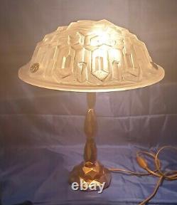 Bronze Art-deco Period Lamp Where Laiton Moulded Glass Signed Degué