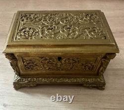 Bronze Box Jewelry Case All-Sided Decor Medieval Knight Theme