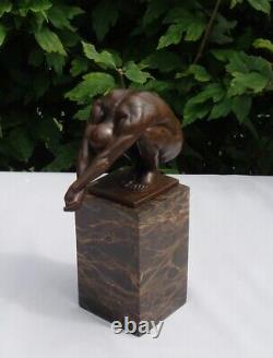 Bronze Statue of a Nude Diver in Art Deco and Art Nouveau Style, Signed Bronze