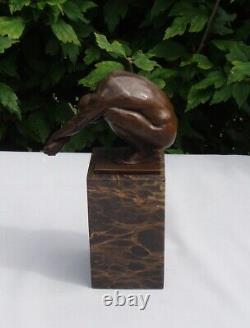 Bronze Statue of a Nude Diver in Art Deco and Art Nouveau Style, Signed Bronze