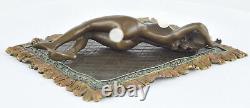 Bronze Statue of a Nude Sexy Woman in Art Deco and Art Nouveau Style, Signed