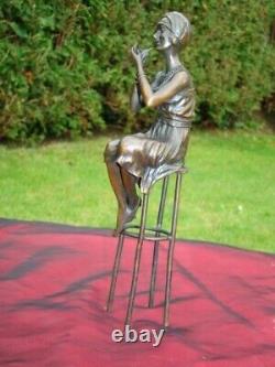 Bronze Statue of a Pin-up Lady with Art Deco and Art Nouveau Makeup Style