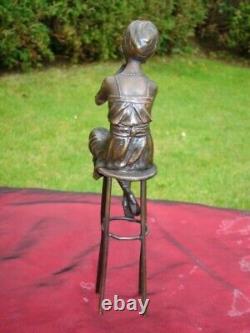 Bronze Statue of a Pin-up Lady with Art Deco and Art Nouveau Makeup Style