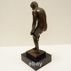 Bronze Statue of a Sexy Nude Man in Art Deco and Art Nouveau Style, Signed Bronze