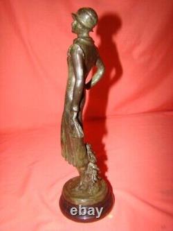 Bronze Statuette Representing An Art-deco Style Woman On Marble Base