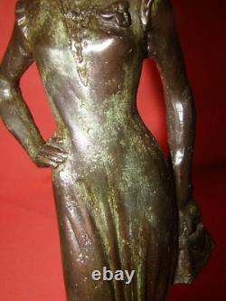 Bronze Statuette Representing An Art-deco Style Woman On Marble Base