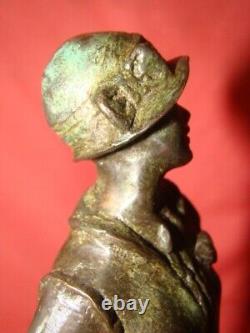 Bronze Statuette Representing An Art-deco Style Woman On Marble Base