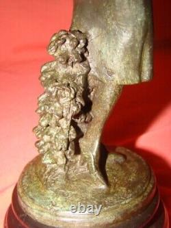 Bronze Statuette Representing An Art-deco Style Woman On Marble Base