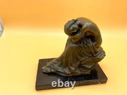 Bronze sculpture of a kneeling beauty Art Deco after Milo