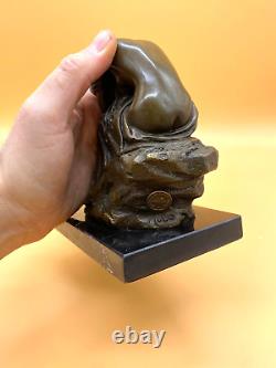 Bronze sculpture of a kneeling beauty Art Deco after Milo