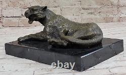 Captivating Art Deco Bronze Figurine of a Cheetah, Signed Artistic Fauna