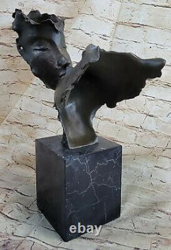 Collection Bronze Sculpture Statue Art Deco Rare Salvador Dali Bisou