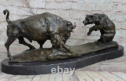 Confrontation Between Buffalo And Bear By Barye Art Deco Grand Bronze Sculpture