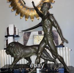 DAVERNY (20th) & REVEYROLIS lion tamer Important Art Deco bronze Signed