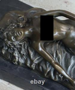 Decorative Bronze Sculpture of a Nude Woman Romantic Art Deco Figurine