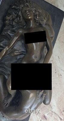 Decorative Bronze Sculpture of a Nude Woman Romantic Art Deco Figurine