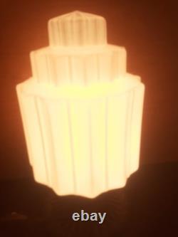 ELEGANT ART DECO MODERNIST LAMP 1930 SKYSCRAPER BUILDING BRONZE and OPALINE