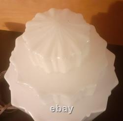 ELEGANT ART DECO MODERNIST LAMP 1930 SKYSCRAPER BUILDING BRONZE and OPALINE