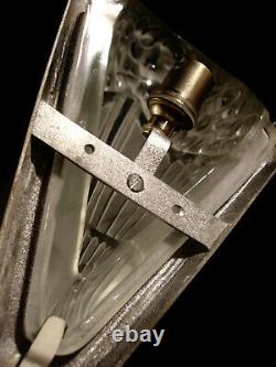 Ejg/d. Robert Pair Art Deco Appliances Nickelé Bronze And Pressed Glass 1930