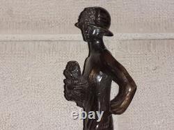 Elegant woman bronze statuette with little dog, 1920s Art Deco style, Roaring Twenties