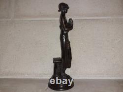 Elegant woman bronze statuette with little dog, 1920s Art Deco style, Roaring Twenties