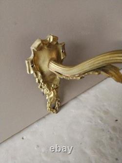 Gilded bronze wall sconce and Art Deco tulips, 1930