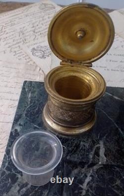 Green Marble and Gilded Bronze Inkwell in Empire Style from the Early 20th Century with its Ink Pots