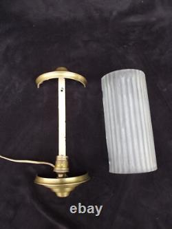 Half-moon shaped wall sconce in glass and bronze metal circa 1930 Art Deco