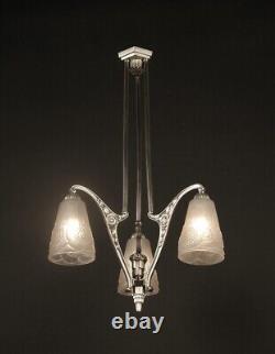 Hettier & Vincent / Model-Verdun Art Deco Silvered Bronze and Molded Glass Chandelier